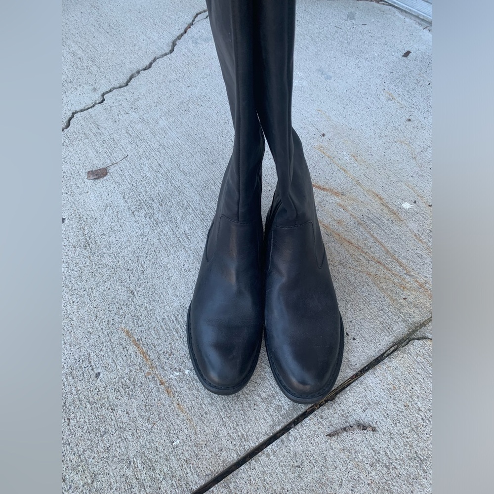 Women’s black boots